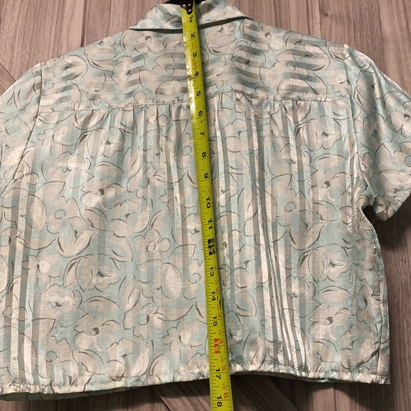 Cropped button down top - Picture 3 of 3